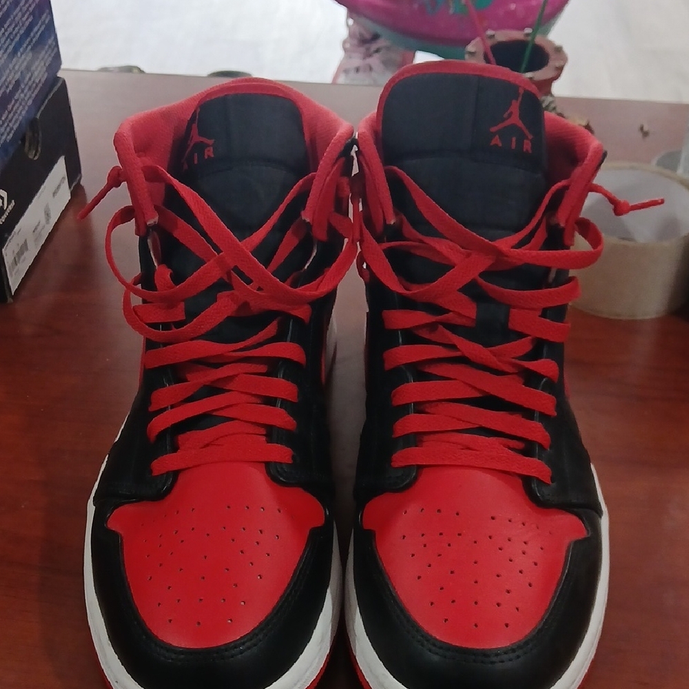 Nike Air Jordan 1 High Black & Red Lace-Up Sneakers